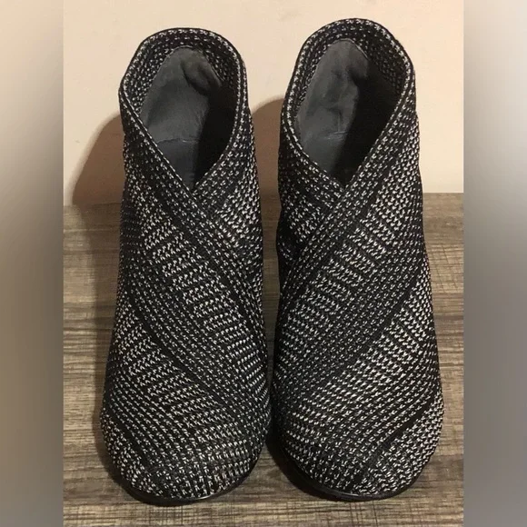 United Nude Fold Lite Black & White Sz 39/8.5-9 - Picture 2 of 7